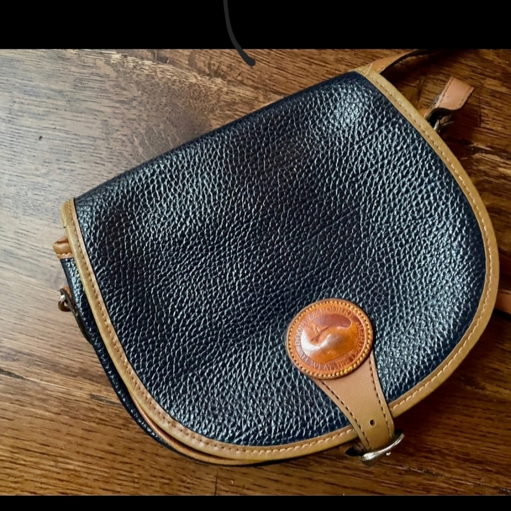 Vtg Dooney & Bourke medium saddle crossbody bag - Picture 3 of 7